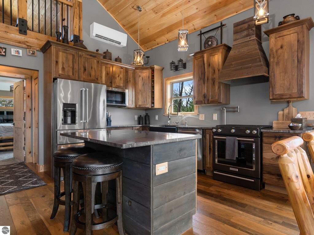 4 Bedroom Single Family Home/House's Image 15
