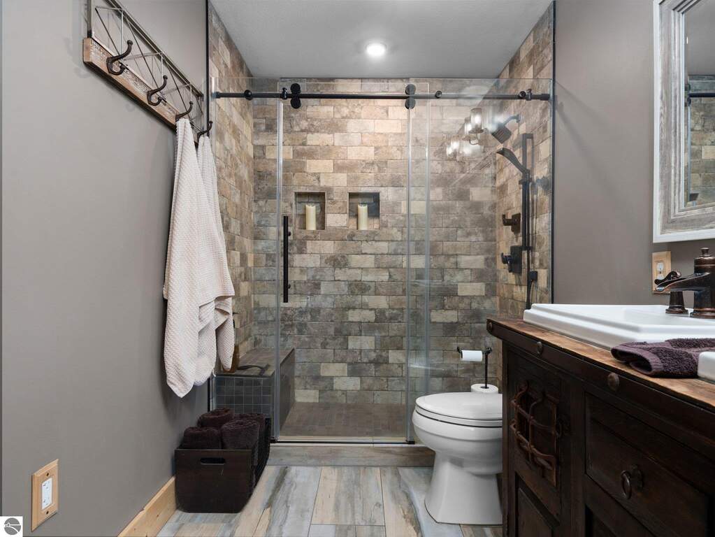 4 Bedroom Single Family Home/House's Image 27