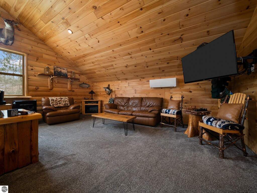 4 Bedroom Single Family Home/House's Image 34