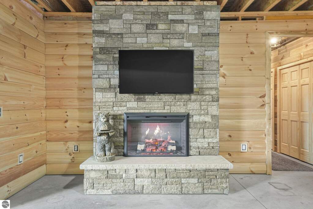 4 Bedroom Single Family Home/House's Image 48