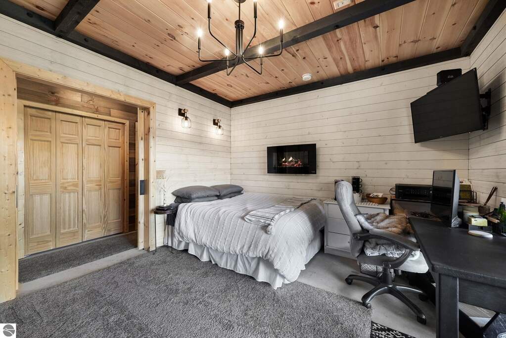 4 Bedroom Single Family Home/House's Image 50