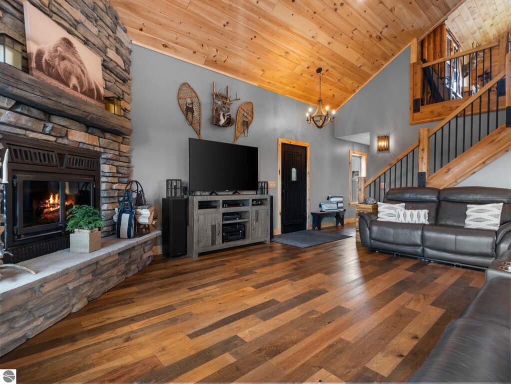 4 Bedroom Single Family Home/House's Image 5