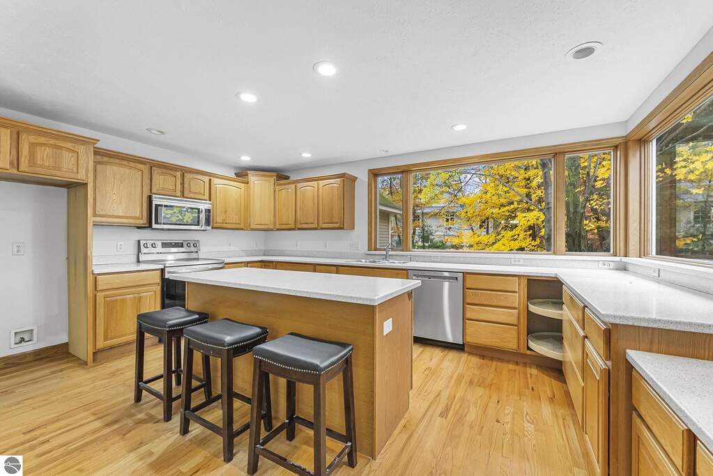 4 Bedroom Single Family Home/House's Image 17