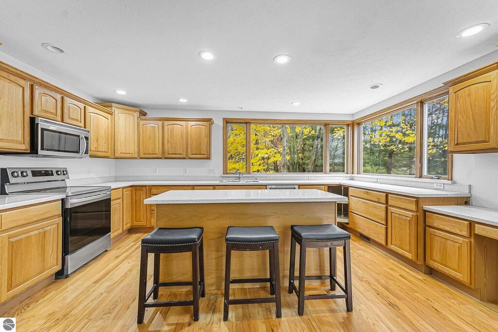 4 Bedroom Single Family Home/House's Image 18