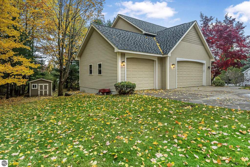 4 Bedroom Single Family Home/House's Image 57