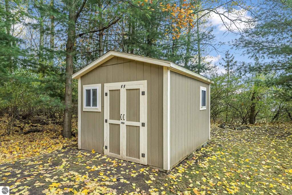 4 Bedroom Single Family Home/House's Image 60