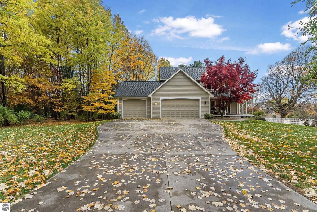 4 Bedroom Single Family Home/House's Image 4
