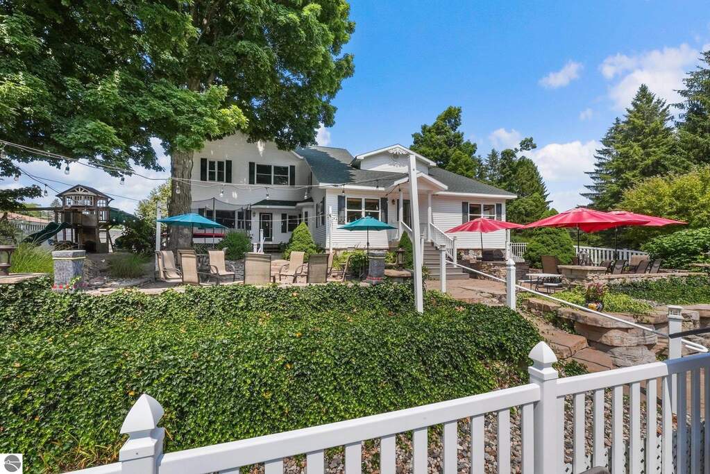 4 Bedroom Single Family Home/House's Image 10