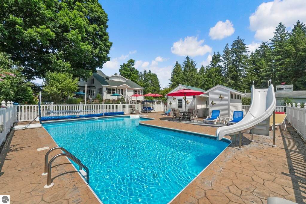 4 Bedroom Single Family Home/House's Image 13