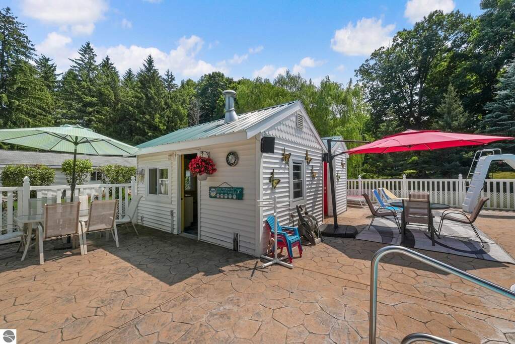 4 Bedroom Single Family Home/House's Image 14