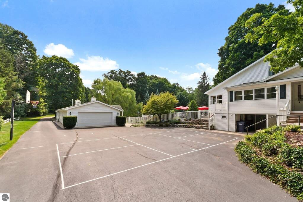 4 Bedroom Single Family Home/House's Image 20
