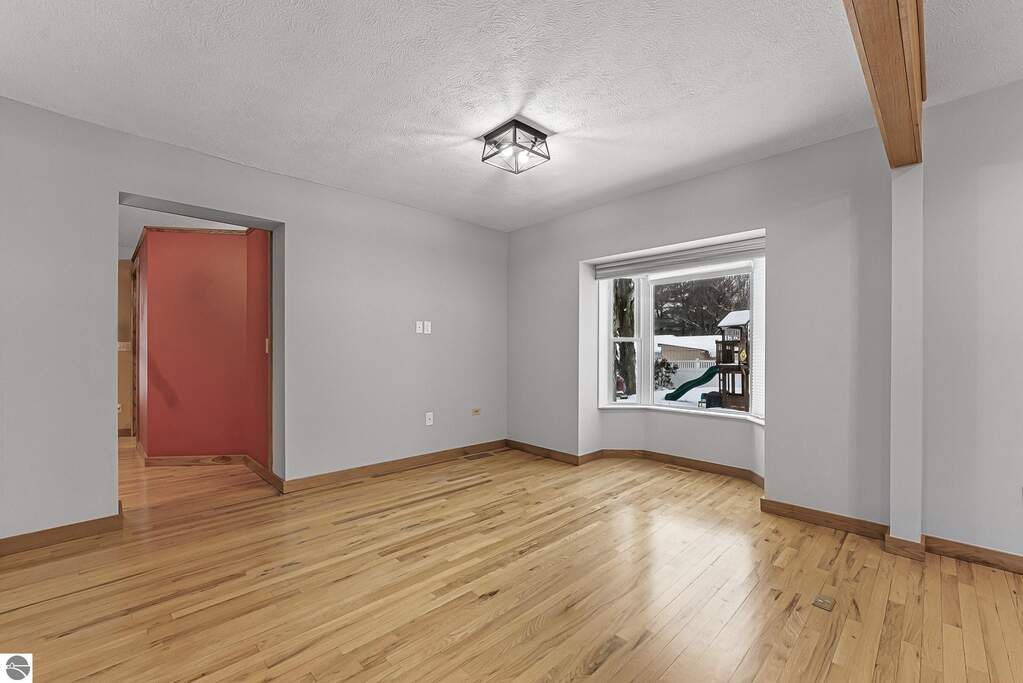 4 Bedroom Single Family Home/House's Image 32