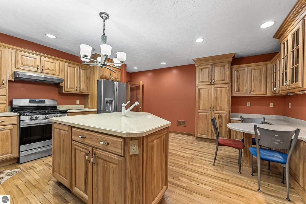 4 Bedroom Single Family Home/House's Image 36