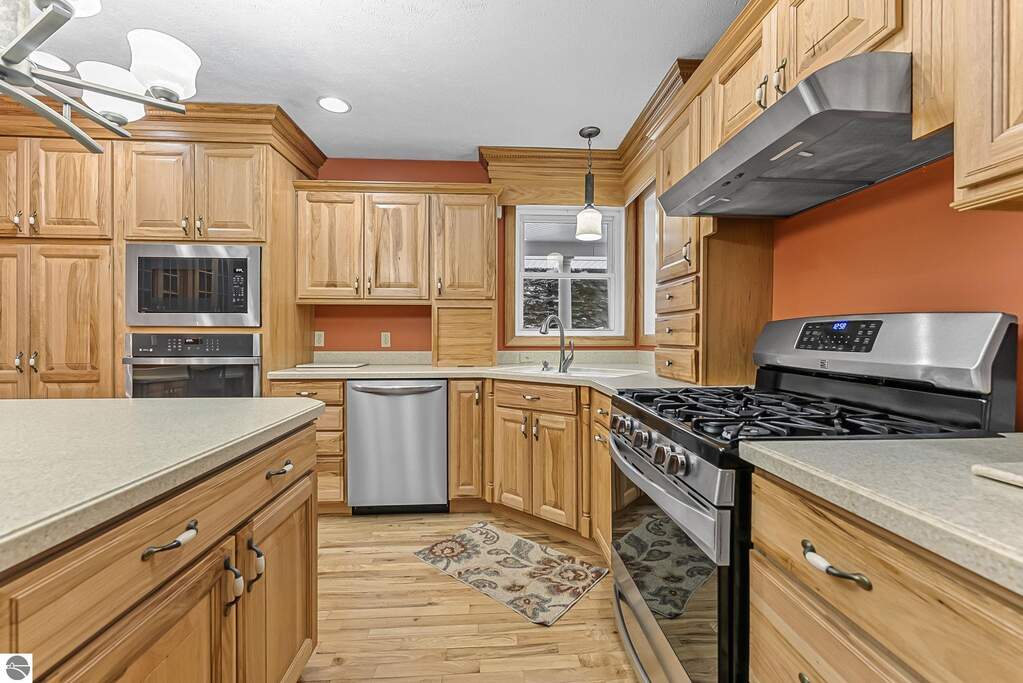 4 Bedroom Single Family Home/House's Image 39