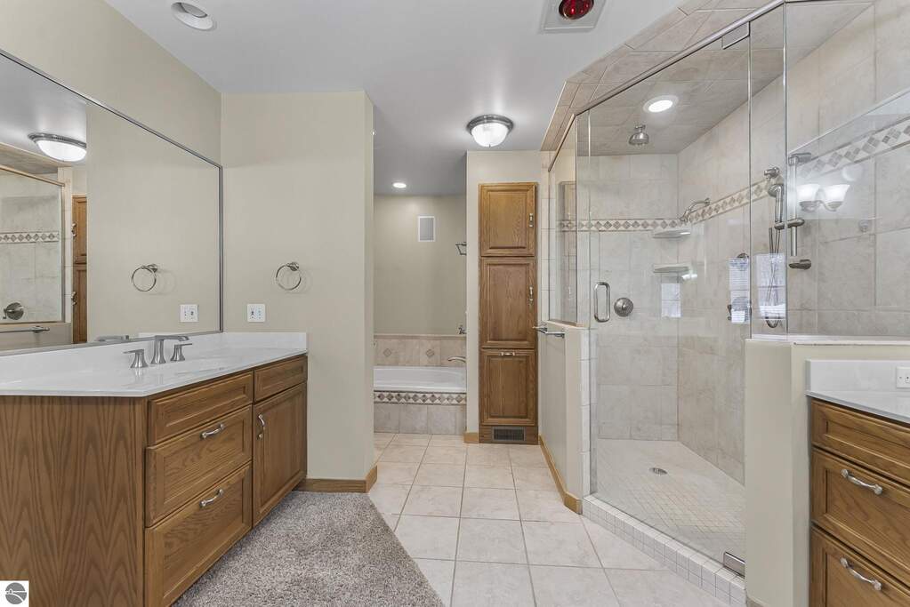 4 Bedroom Single Family Home/House's Image 46