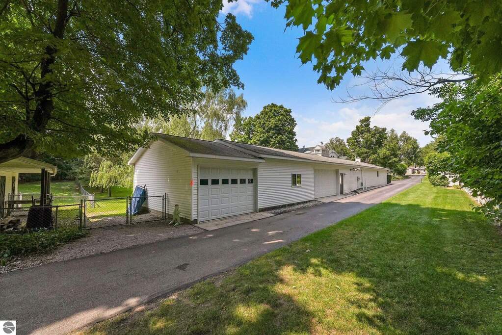 4 Bedroom Single Family Home/House's Image 88