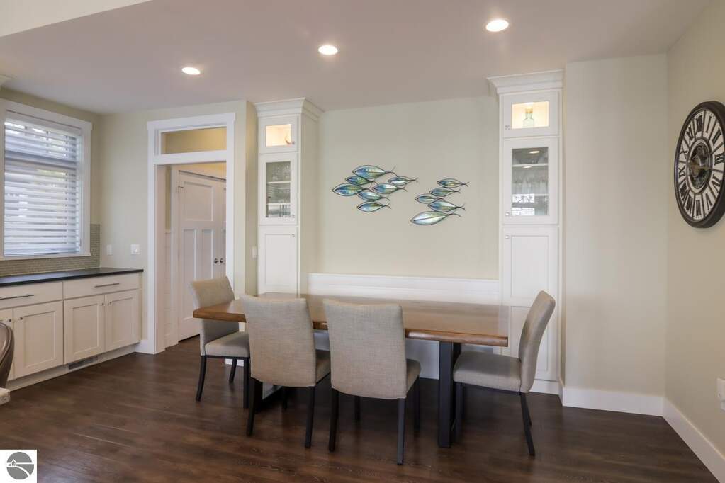 4 Bedroom Single Family Home/House's Image 8