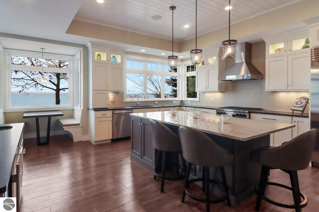 4 Bedroom Single Family Home/House's Image 9