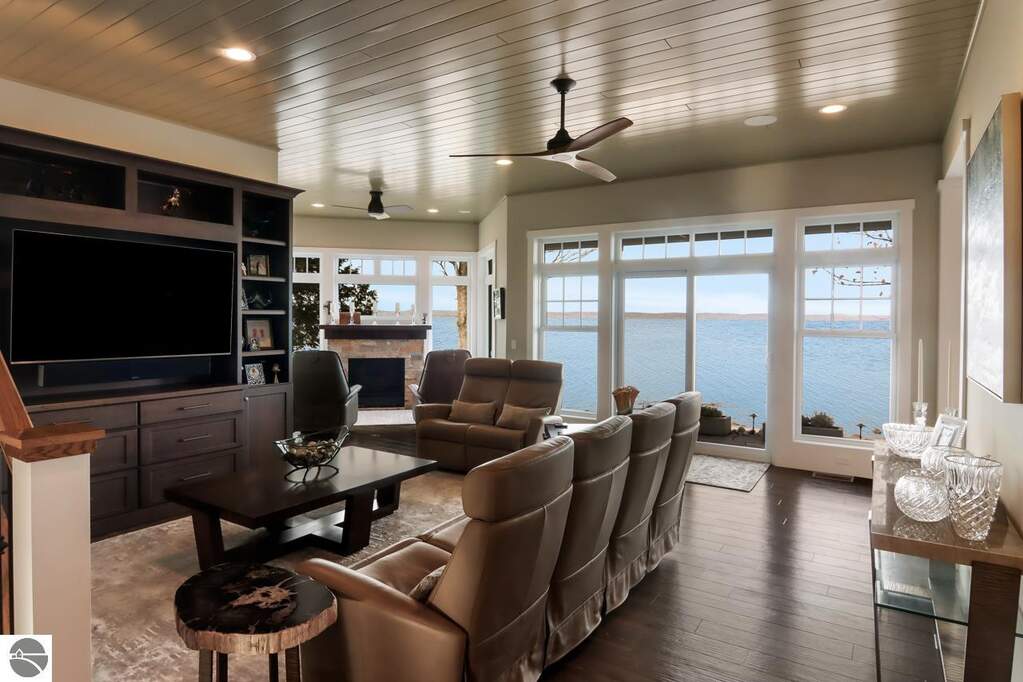 4 Bedroom Single Family Home/House's Image 12