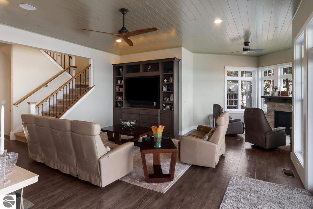 4 Bedroom Single Family Home/House's Image 14