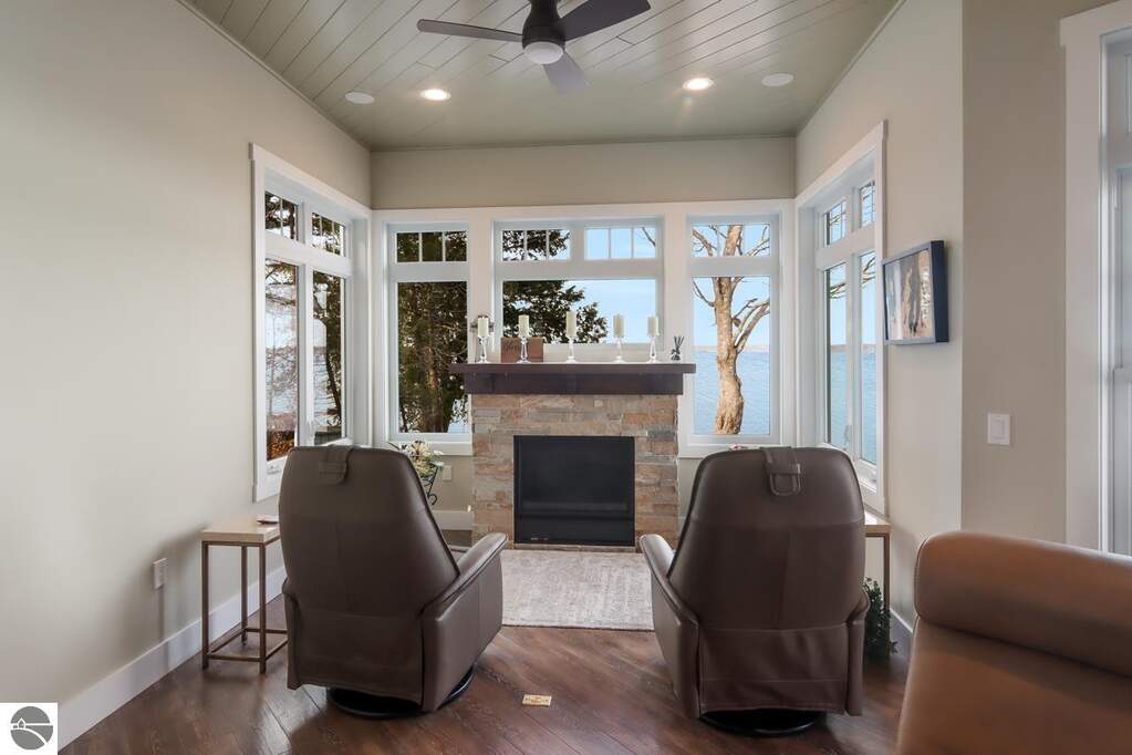 4 Bedroom Single Family Home/House's Image 16