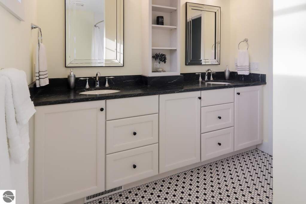 4 Bedroom Single Family Home/House's Image 35