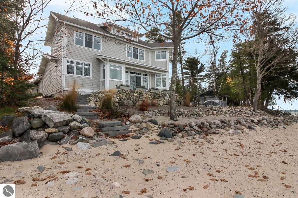 4 Bedroom Single Family Home/House's Image 59