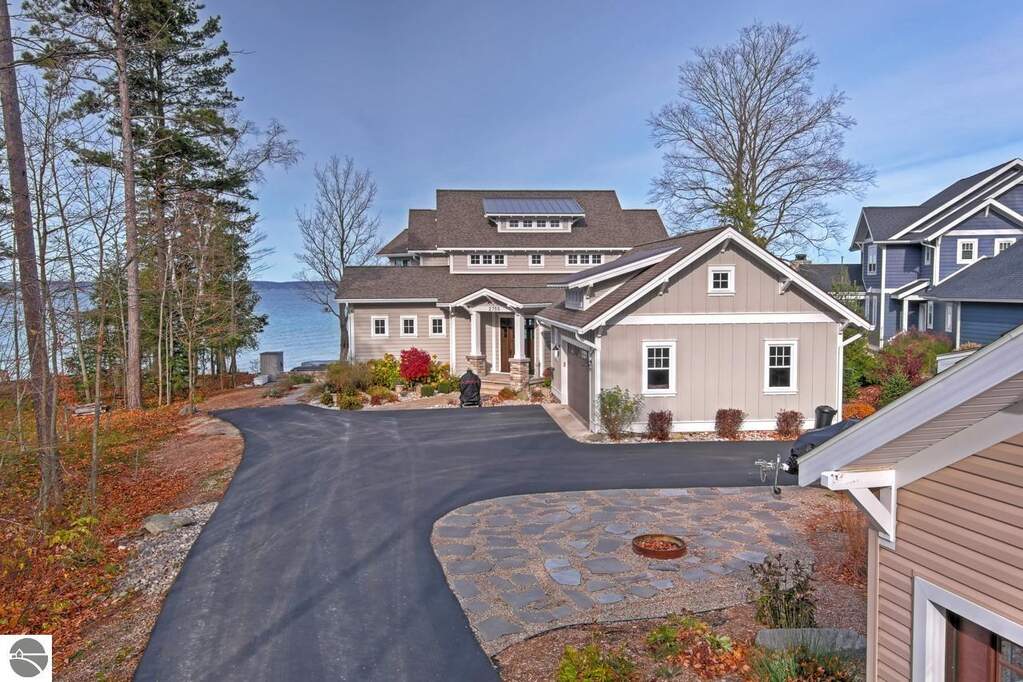 4 Bedroom Single Family Home/House's Image 60