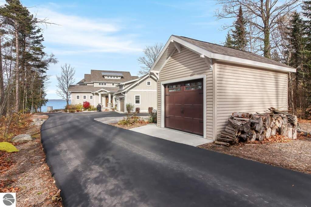4 Bedroom Single Family Home/House's Image 63