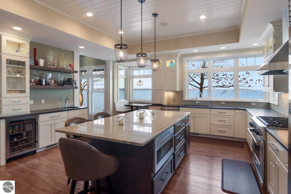 4 Bedroom Single Family Home/House's Image 6