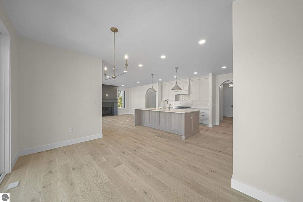 4 Bedroom Single Family Home/House's Image 14