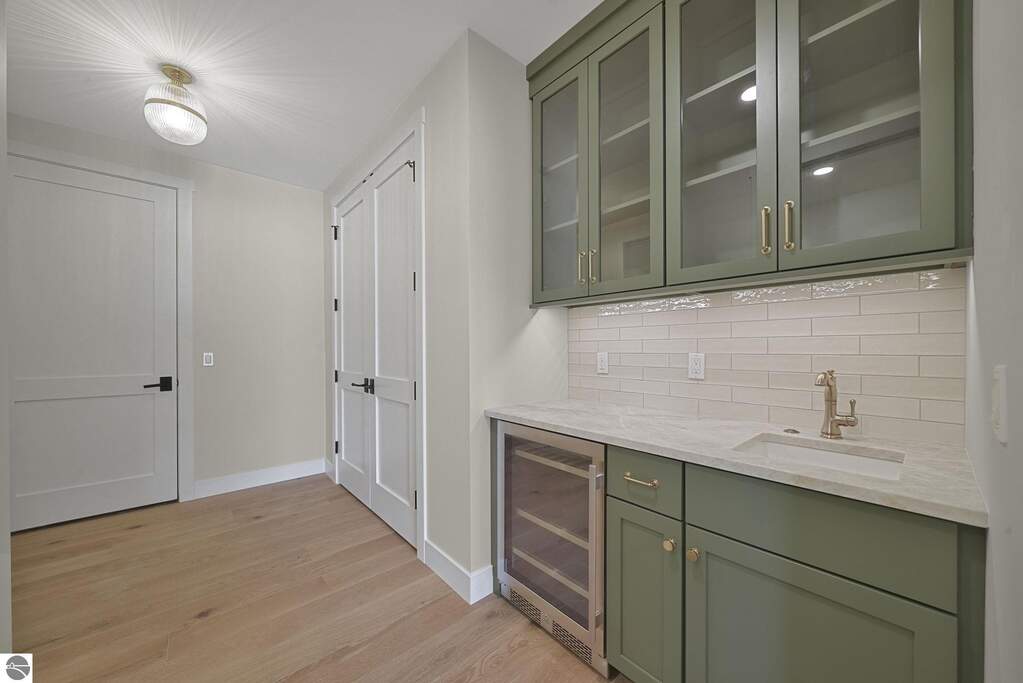 4 Bedroom Single Family Home/House's Image 15