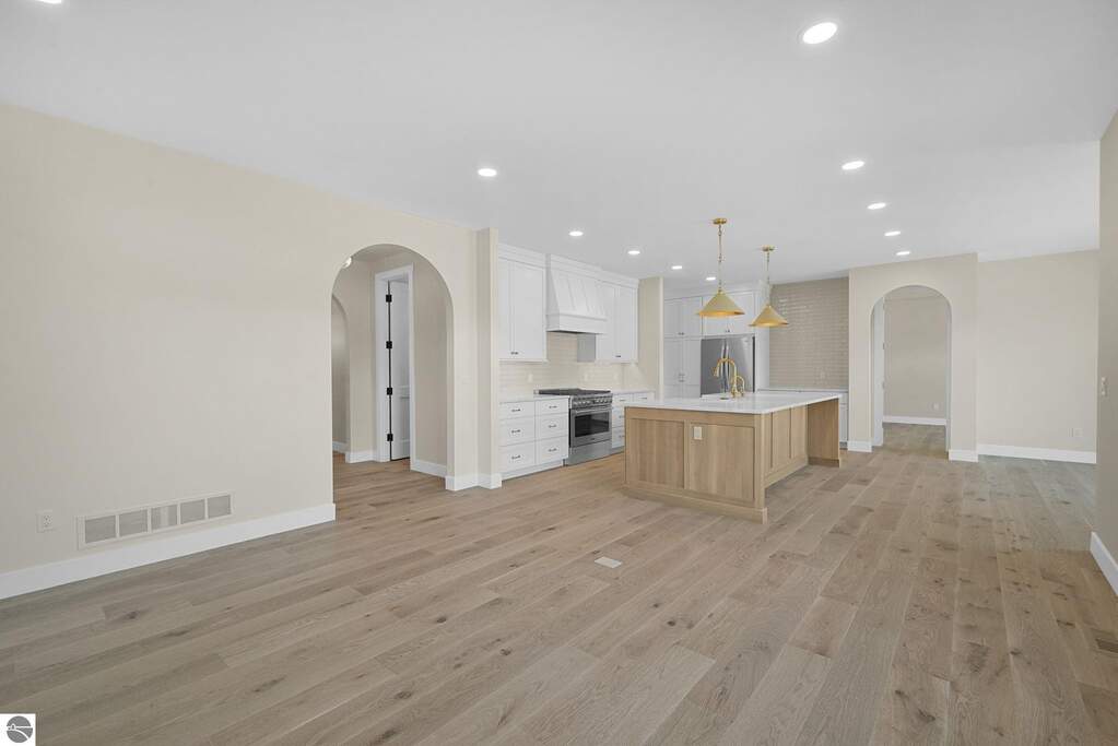 4 Bedroom Single Family Home/House's Image 18