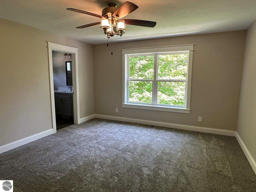3 Bedroom Single Family Home/House's Image 4