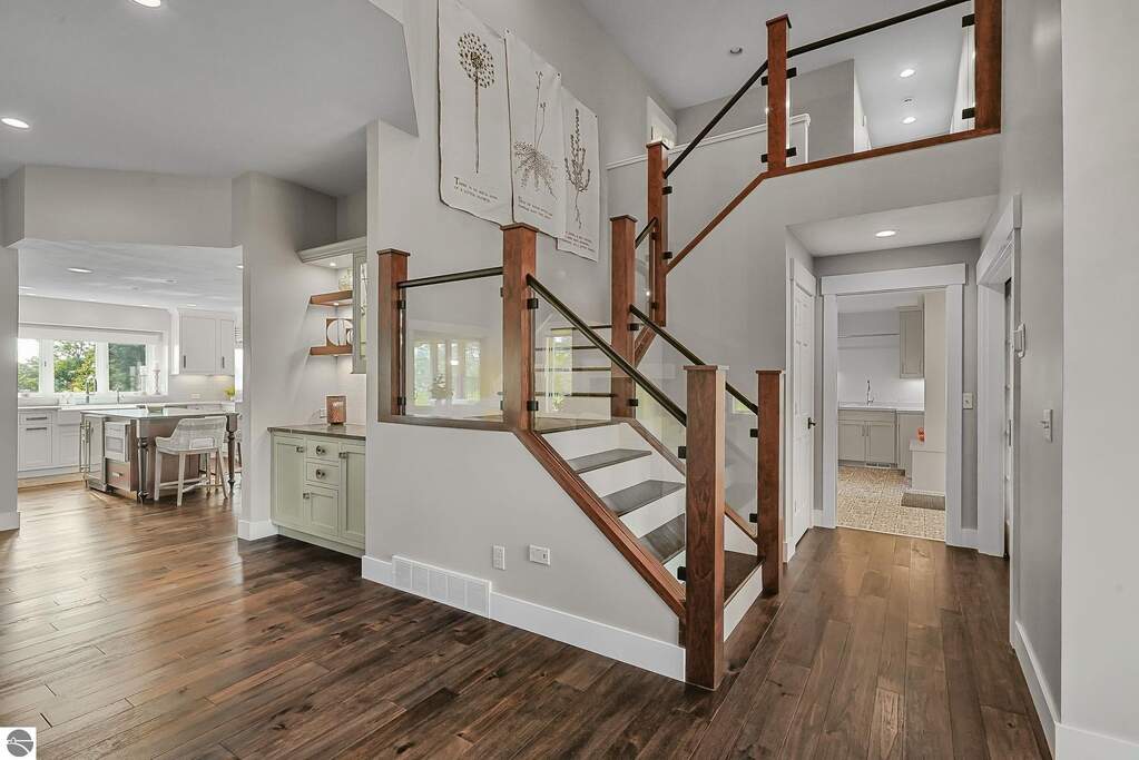 4 Bedroom Single Family Home/House's Image 7