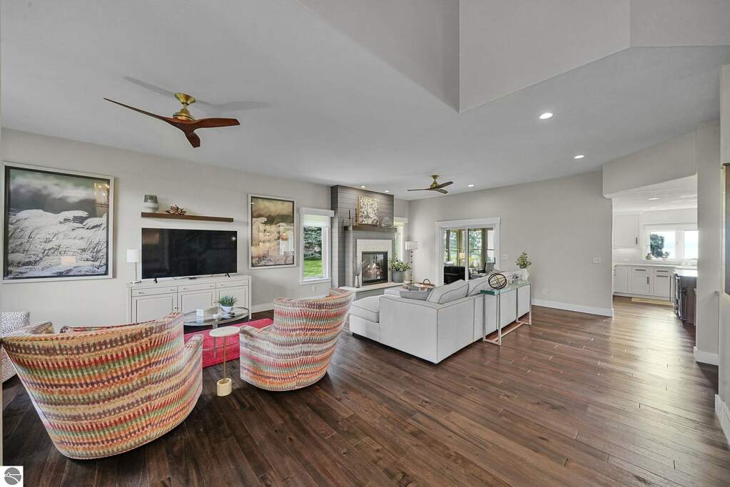 4 Bedroom Single Family Home/House's Image 14