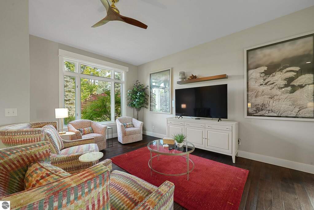 4 Bedroom Single Family Home/House's Image 17