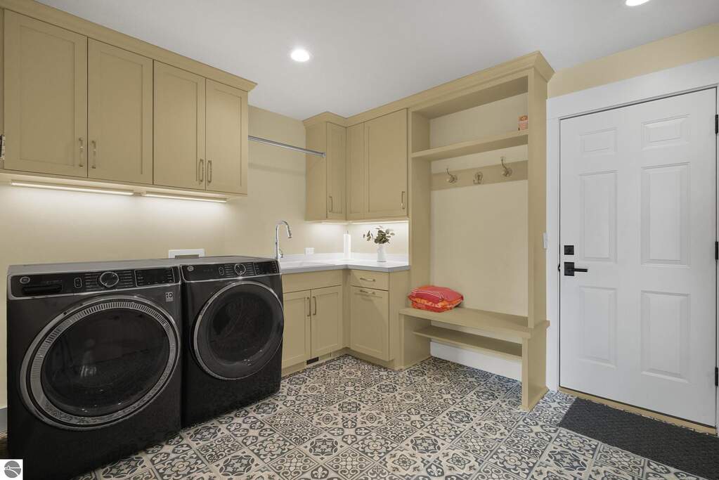 4 Bedroom Single Family Home/House's Image 34