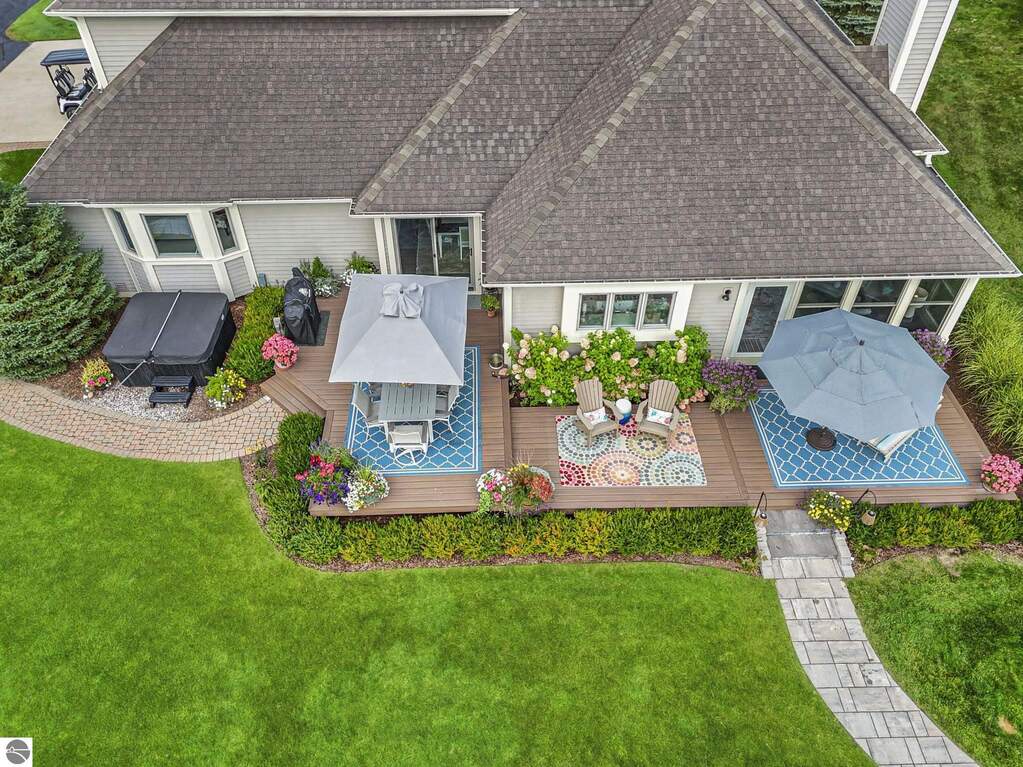 4 Bedroom Single Family Home/House's Image 4