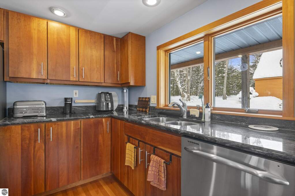 3 Bedroom Single Family Home/House's Image 27