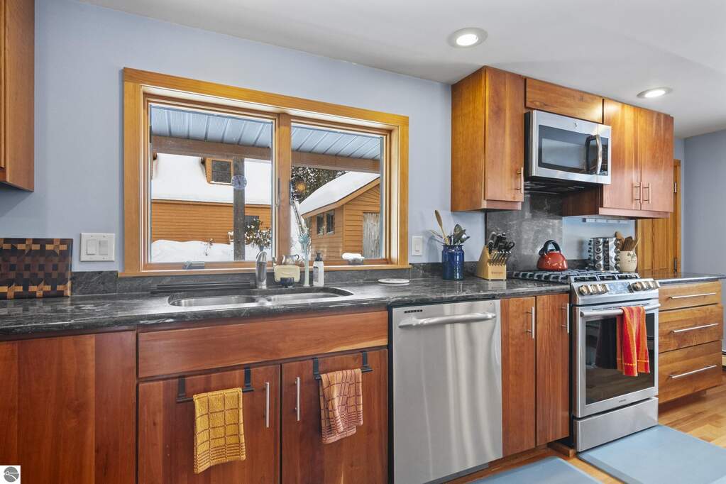 3 Bedroom Single Family Home/House's Image 28