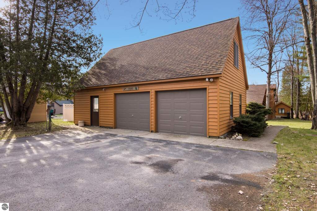 3 Bedroom Single Family Home/House's Image 43