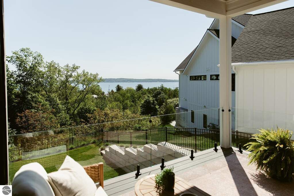 5 Bedroom Single Family Home/House's Image 17