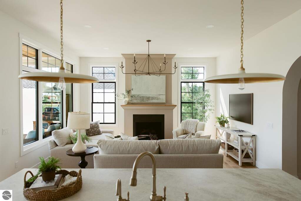 5 Bedroom Single Family Home/House's Image 22