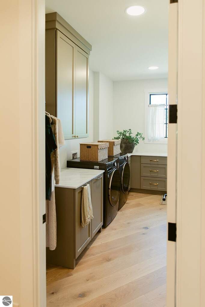 5 Bedroom Single Family Home/House's Image 27