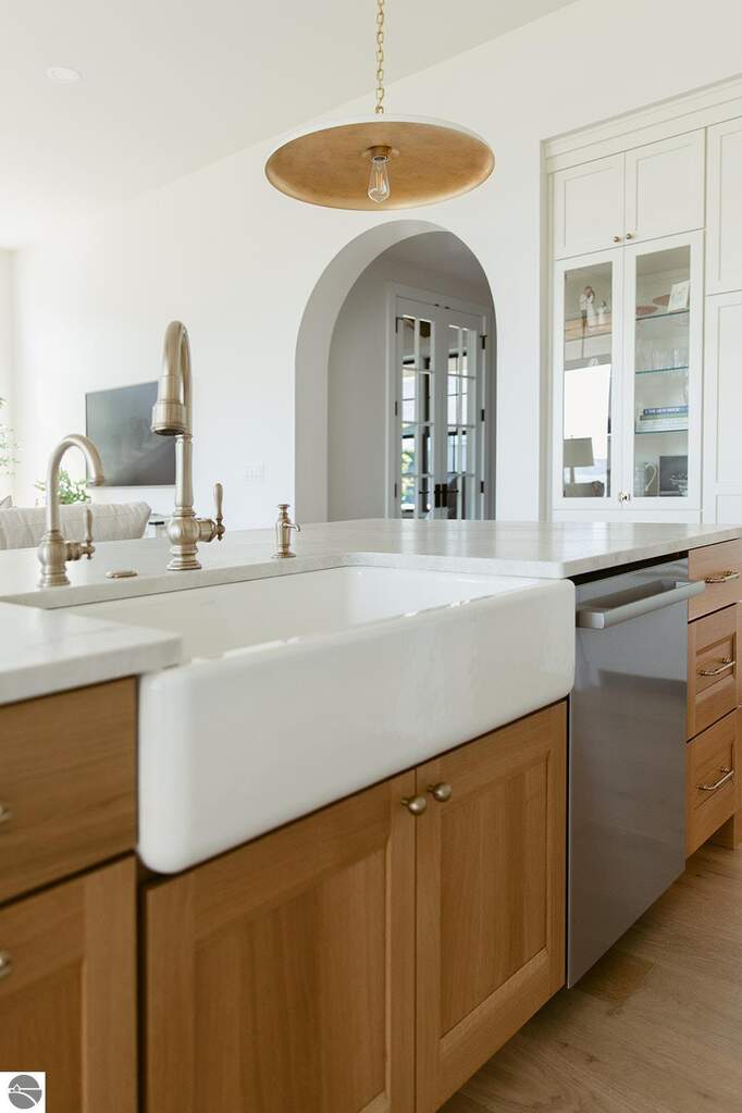5 Bedroom Single Family Home/House's Image 30