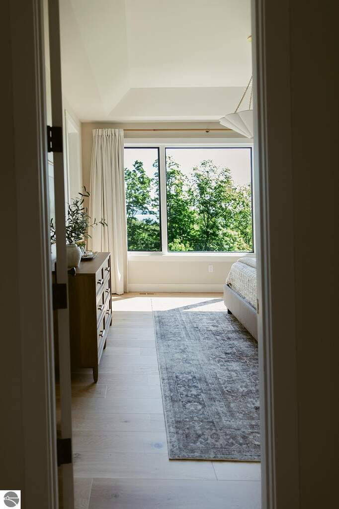 5 Bedroom Single Family Home/House's Image 36