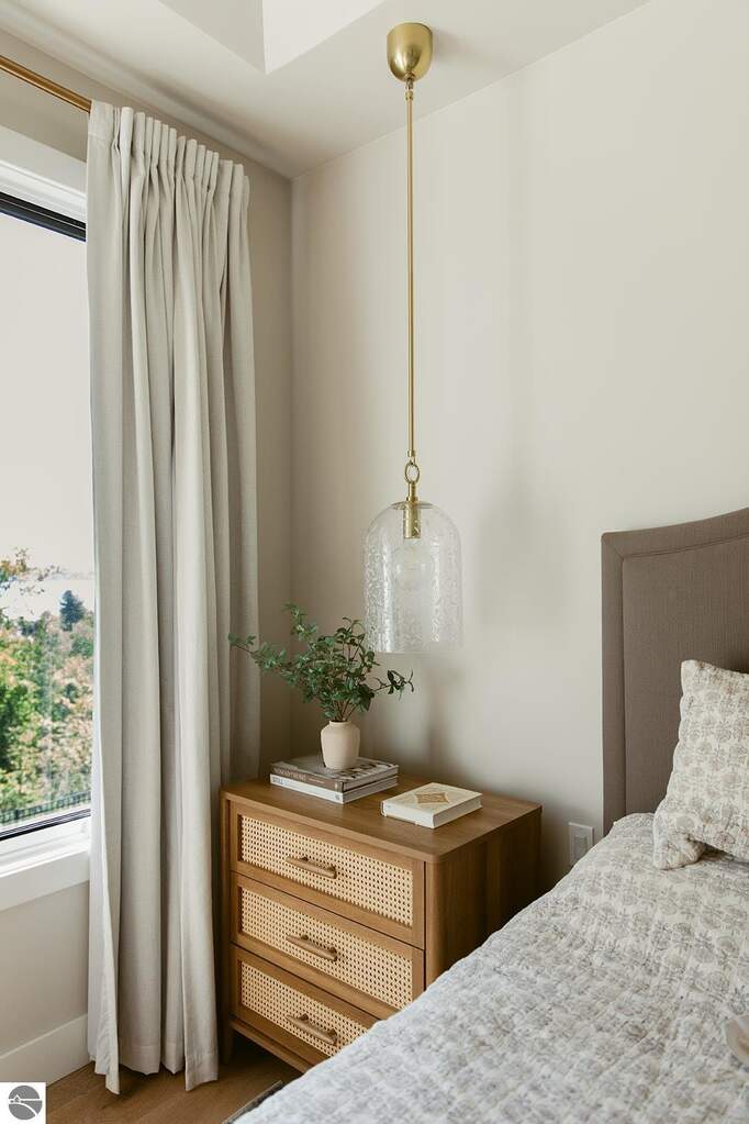 5 Bedroom Single Family Home/House's Image 39