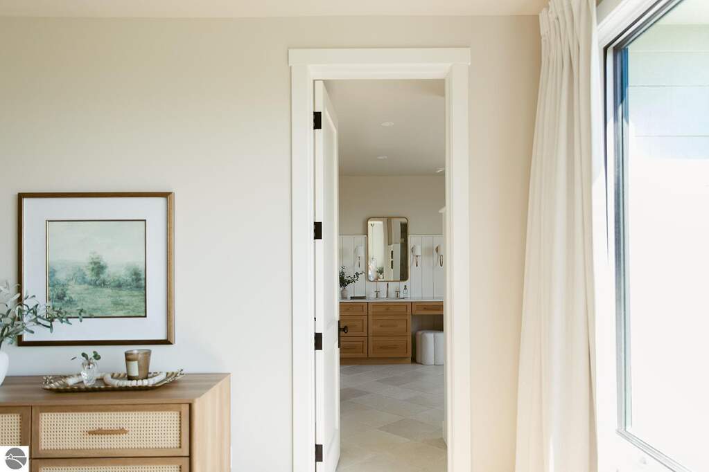 5 Bedroom Single Family Home/House's Image 40