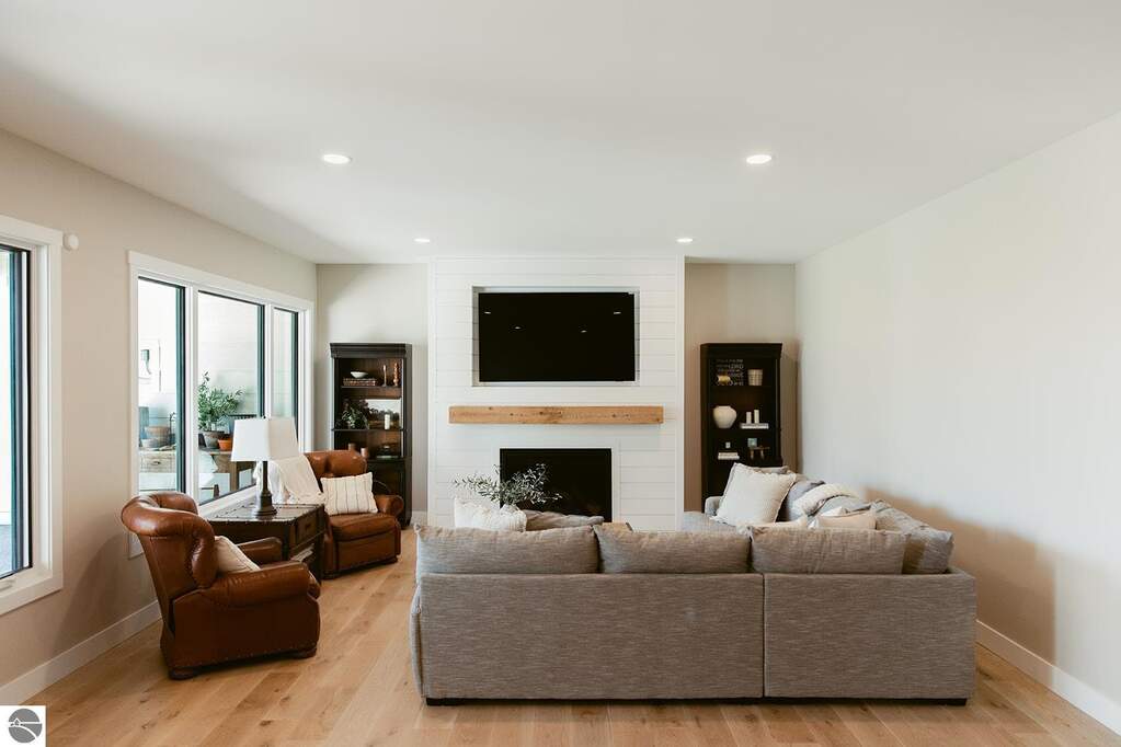 5 Bedroom Single Family Home/House's Image 58